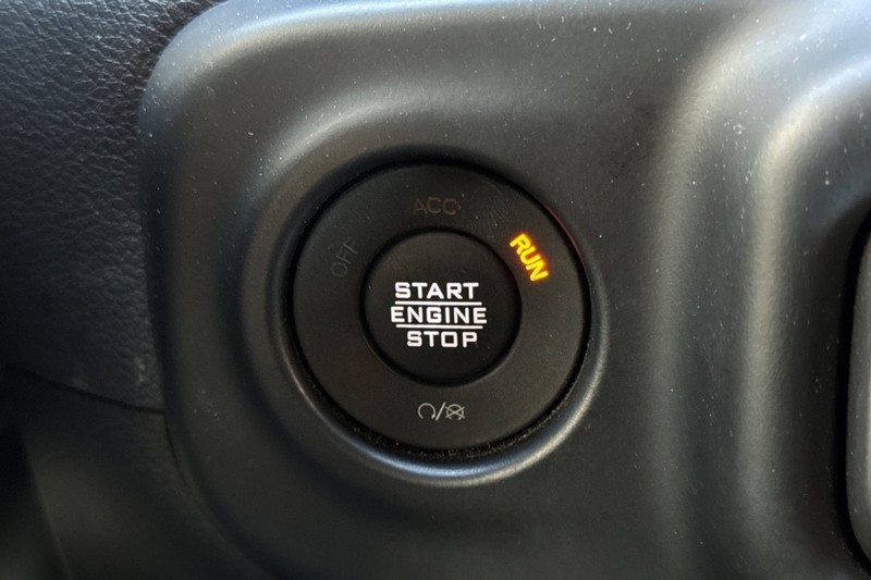 Jeep Gladiator Vehicle Full-screen Gallery Image 33