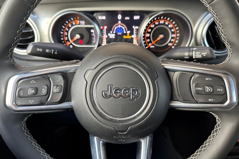 Jeep Gladiator Vehicle Full-screen Gallery Image 34