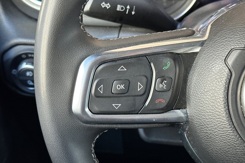 Jeep Gladiator Vehicle Full-screen Gallery Image 35