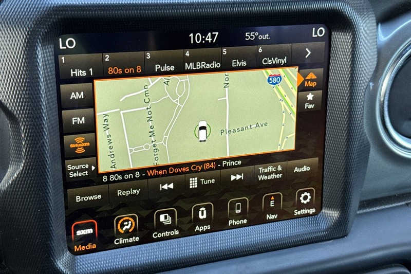 Jeep Gladiator Vehicle Full-screen Gallery Image 40