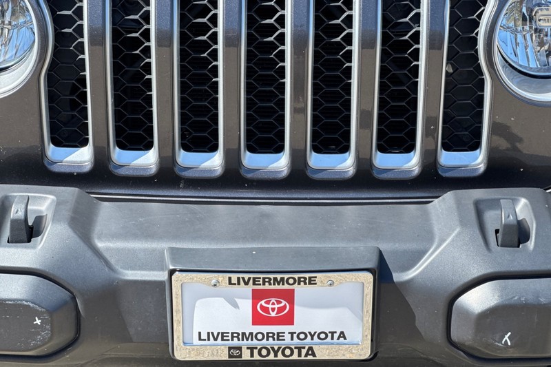 Jeep Gladiator Vehicle Full-screen Gallery Image 43
