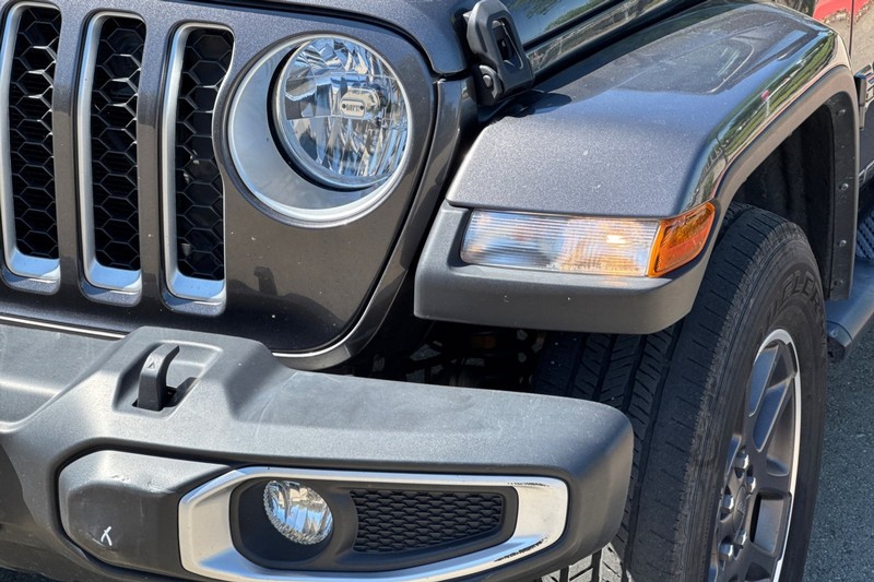 Jeep Gladiator Vehicle Full-screen Gallery Image 48