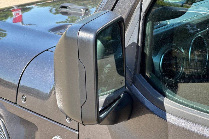 Jeep Gladiator Vehicle Full-screen Gallery Image 50