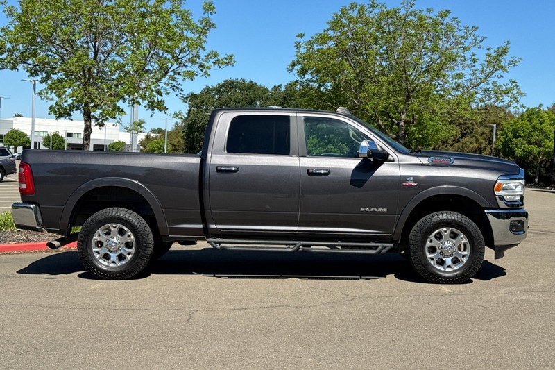 Ram 2500 Vehicle Full-screen Gallery Image 03
