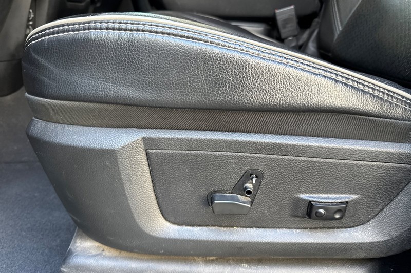 Ram 2500 Vehicle Full-screen Gallery Image 13