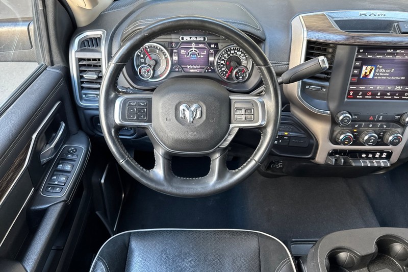 Ram 2500 Vehicle Full-screen Gallery Image 16