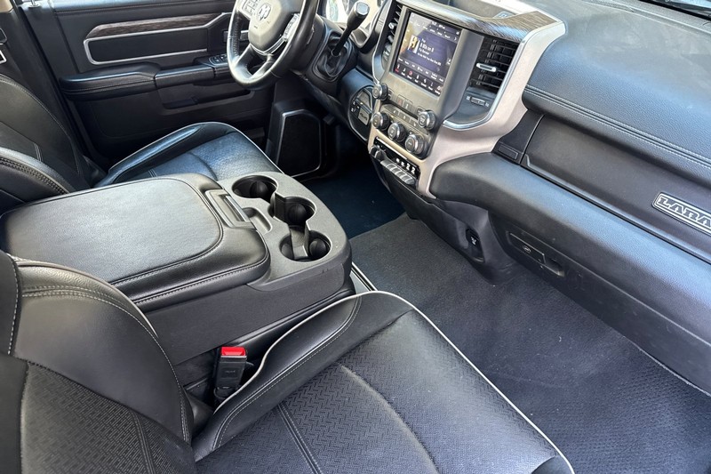Ram 2500 Vehicle Full-screen Gallery Image 18