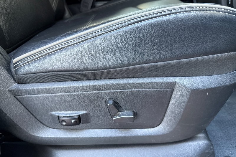 Ram 2500 Vehicle Full-screen Gallery Image 22