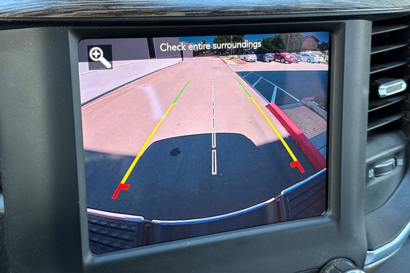 Ram 2500 Vehicle Full-screen Gallery Image 26
