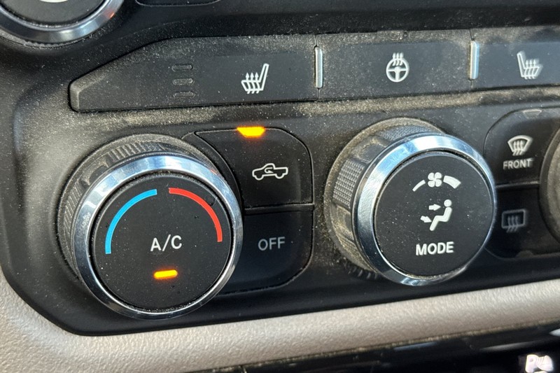 Ram 2500 Vehicle Full-screen Gallery Image 28