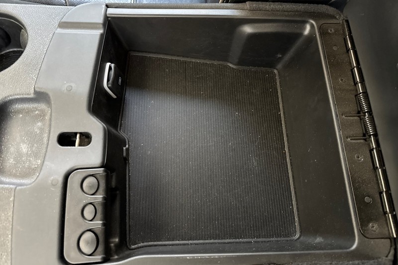 Ram 2500 Vehicle Full-screen Gallery Image 31