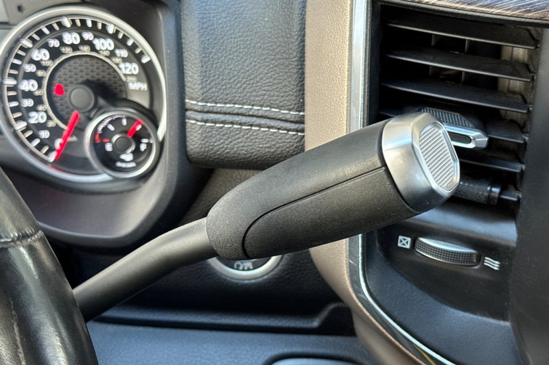 Ram 2500 Vehicle Full-screen Gallery Image 32