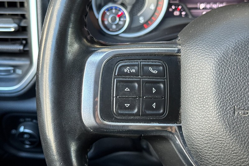 Ram 2500 Vehicle Full-screen Gallery Image 35