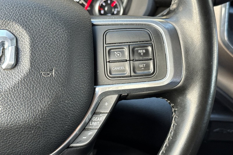 Ram 2500 Vehicle Full-screen Gallery Image 37