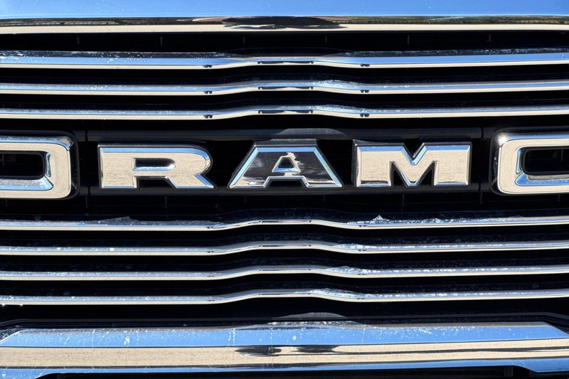 Ram 2500 Vehicle Full-screen Gallery Image 43