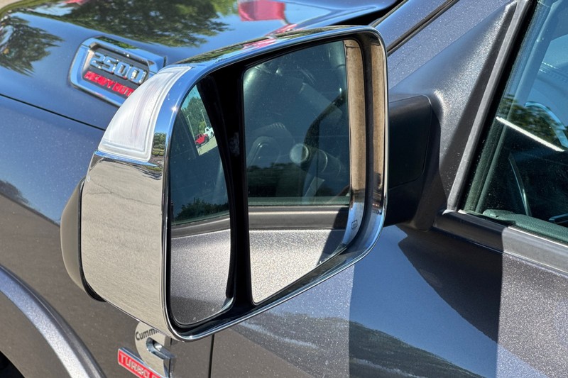 Ram 2500 Vehicle Full-screen Gallery Image 50