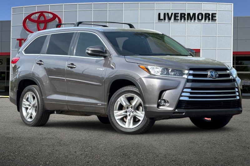 Toyota Highlander Hybrid Vehicle Full-screen Gallery Image 02