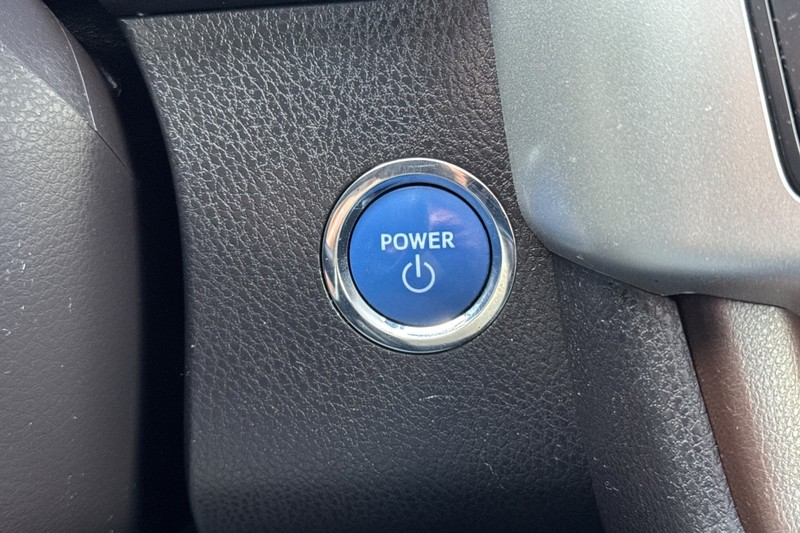 Toyota Highlander Hybrid Vehicle Full-screen Gallery Image 34