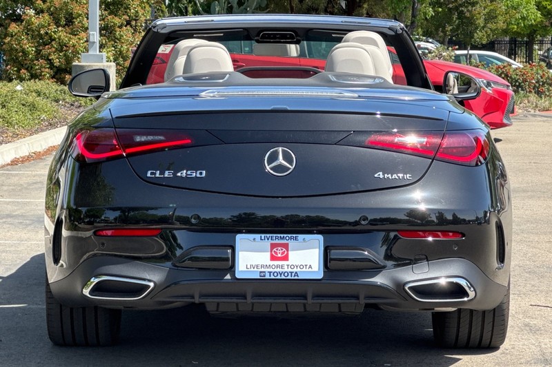 Mercedes-Benz CLE Vehicle Full-screen Gallery Image 05