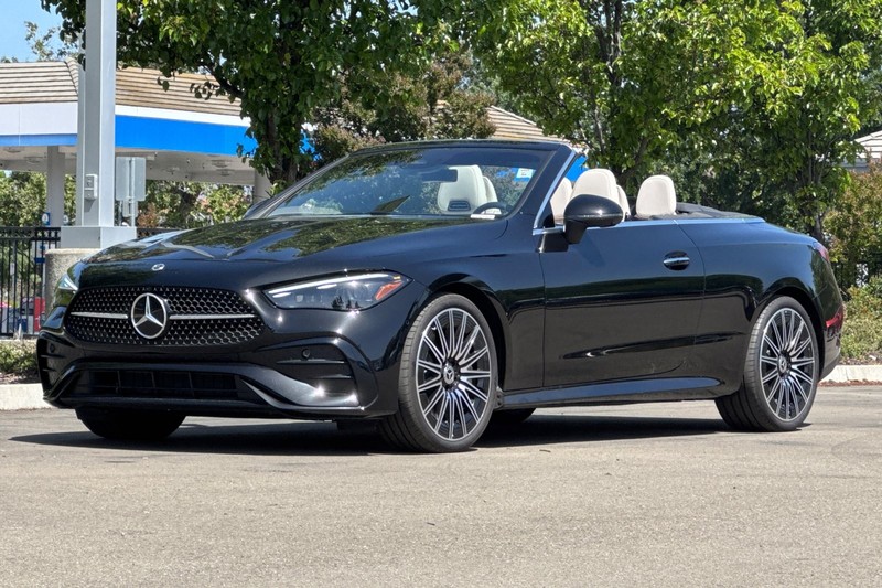 Mercedes-Benz CLE Vehicle Full-screen Gallery Image 08