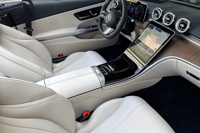 Mercedes-Benz CLE Vehicle Full-screen Gallery Image 19