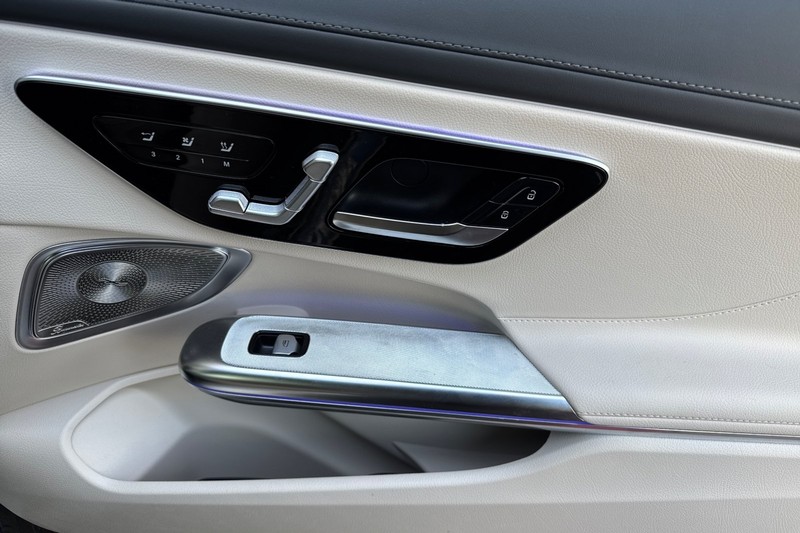 Mercedes-Benz CLE Vehicle Full-screen Gallery Image 21