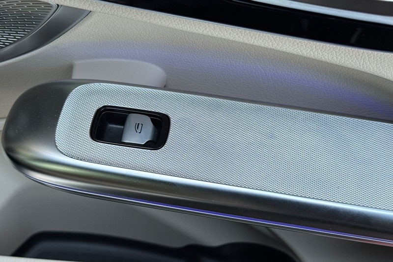 Mercedes-Benz CLE Vehicle Full-screen Gallery Image 22