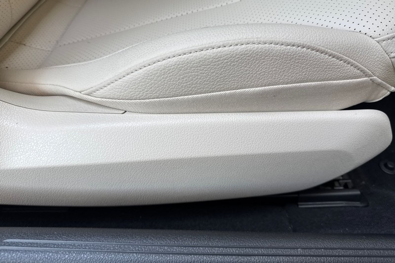 Mercedes-Benz CLE Vehicle Full-screen Gallery Image 23