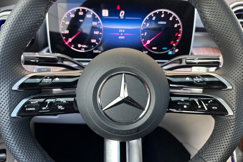 Mercedes-Benz CLE Vehicle Full-screen Gallery Image 35