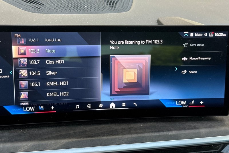 BMW X5 Vehicle Full-screen Gallery Image 26