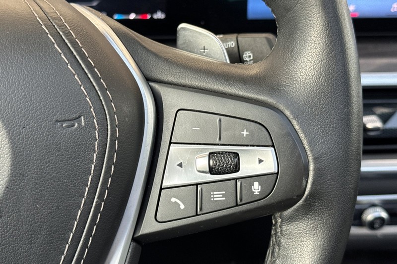 BMW X5 Vehicle Full-screen Gallery Image 38