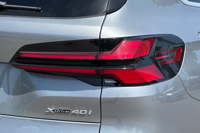 BMW X5 Vehicle Full-screen Gallery Image 48