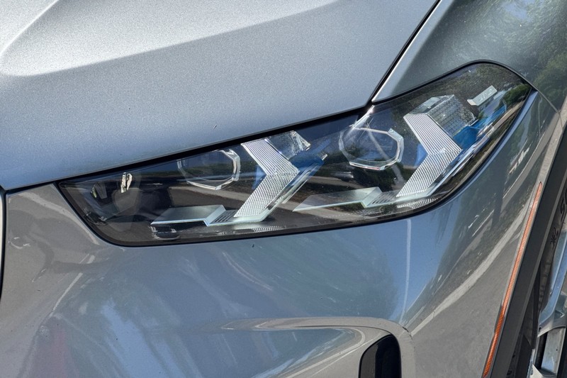 BMW X5 Vehicle Full-screen Gallery Image 50