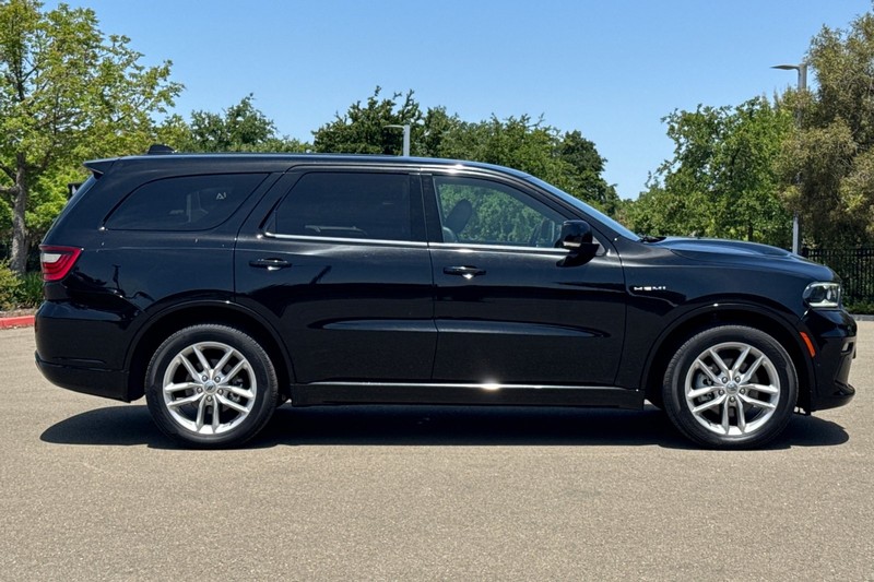 Dodge Durango Vehicle Full-screen Gallery Image 03