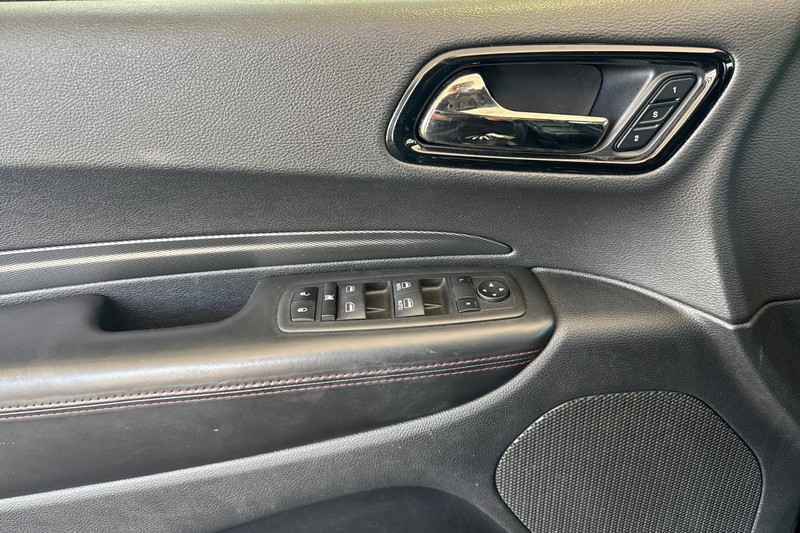 Dodge Durango Vehicle Full-screen Gallery Image 11