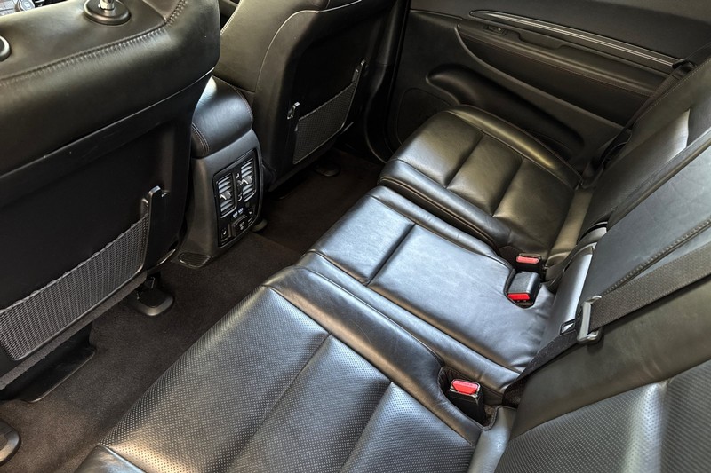 Dodge Durango Vehicle Full-screen Gallery Image 14