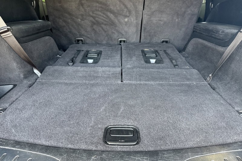 Dodge Durango Vehicle Full-screen Gallery Image 17