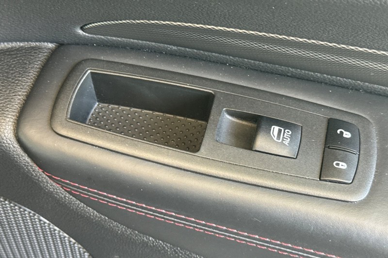 Dodge Durango Vehicle Full-screen Gallery Image 23