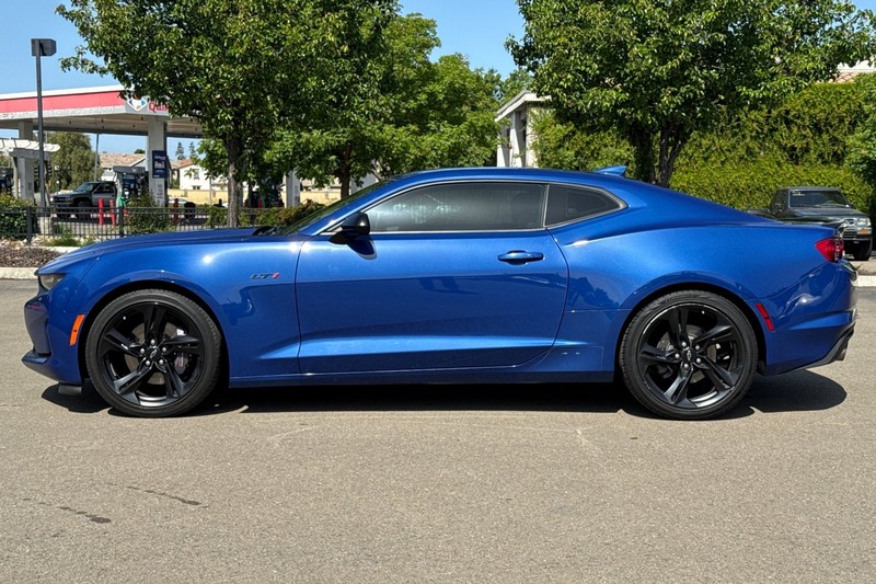 Chevrolet Camaro Vehicle Full-screen Gallery Image 07