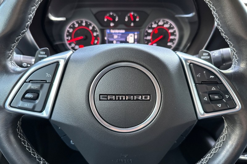 Chevrolet Camaro Vehicle Full-screen Gallery Image 34
