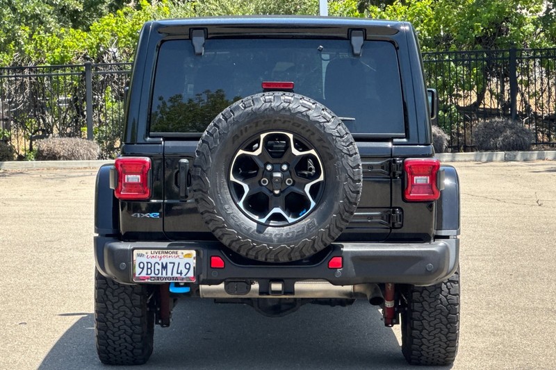 Jeep Wrangler 4xe Vehicle Full-screen Gallery Image 05