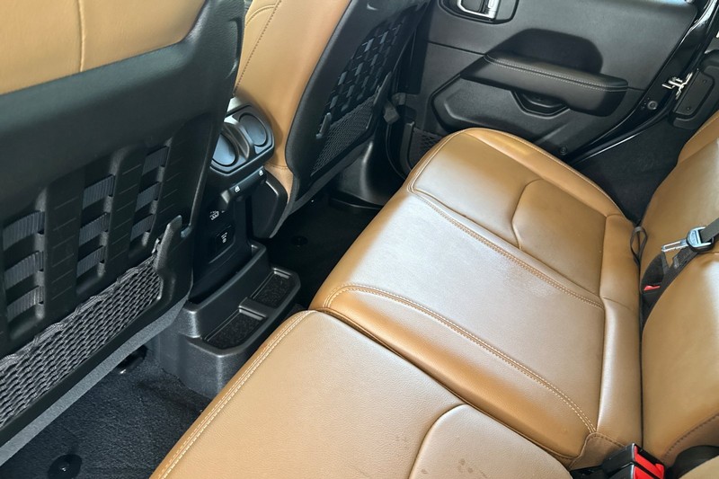 Jeep Wrangler 4xe Vehicle Full-screen Gallery Image 14