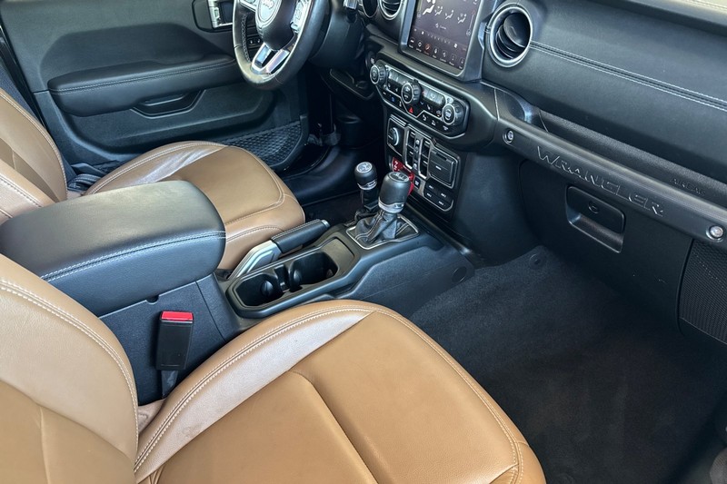 Jeep Wrangler 4xe Vehicle Full-screen Gallery Image 19