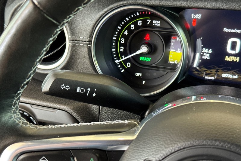 Jeep Wrangler 4xe Vehicle Full-screen Gallery Image 37