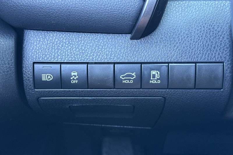 Toyota Camry Vehicle Full-screen Gallery Image 42