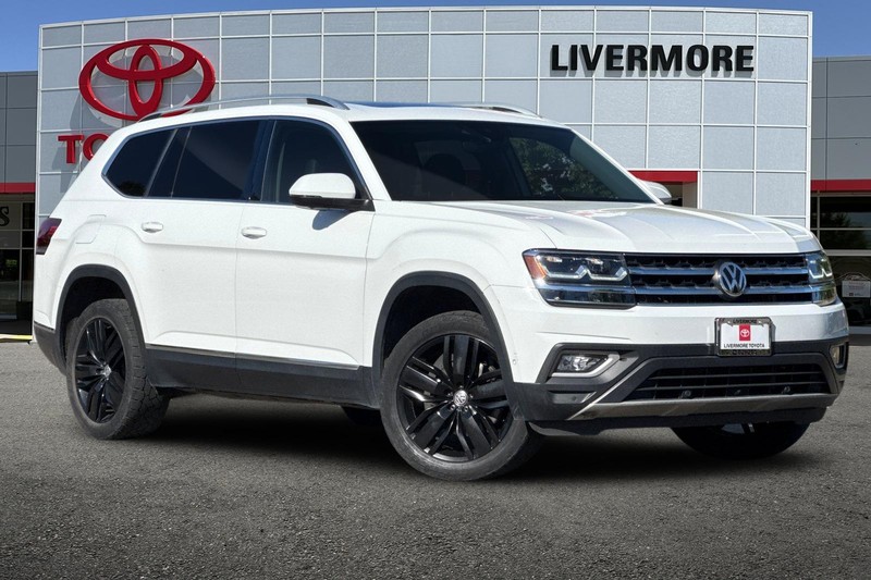 Volkswagen Atlas Vehicle Full-screen Gallery Image 02