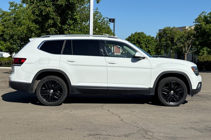 Volkswagen Atlas Vehicle Full-screen Gallery Image 03