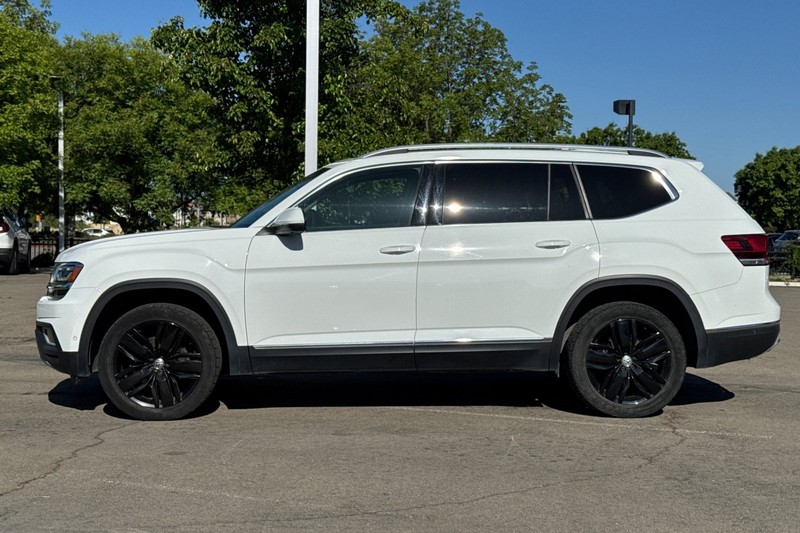 Volkswagen Atlas Vehicle Full-screen Gallery Image 07