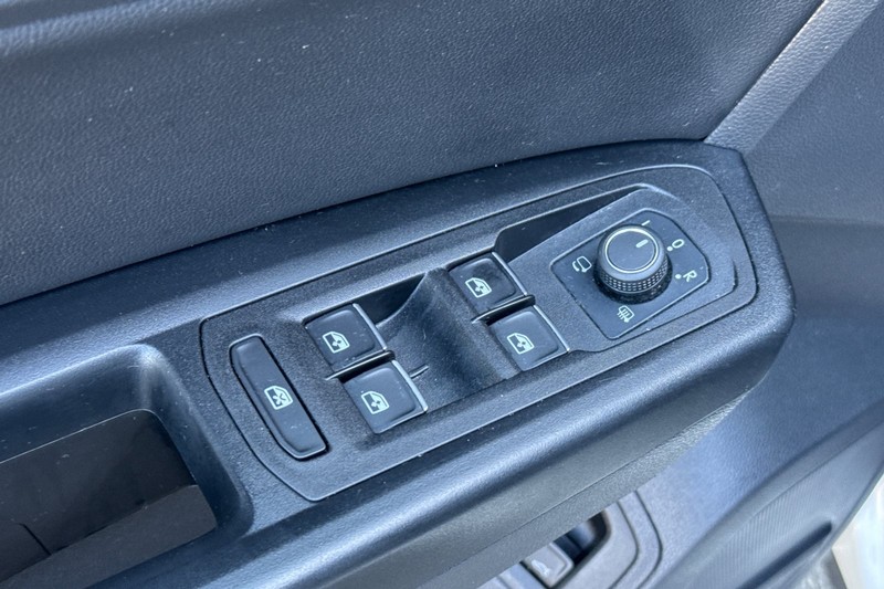 Volkswagen Atlas Vehicle Full-screen Gallery Image 12