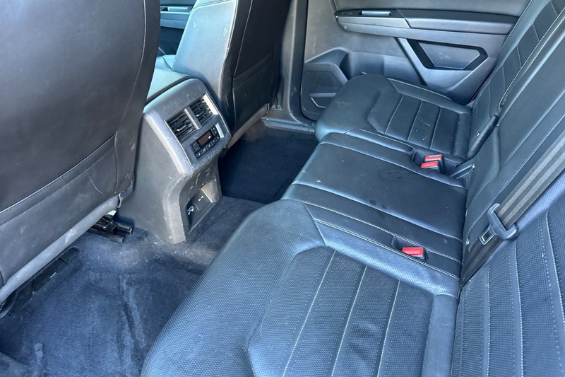 Volkswagen Atlas Vehicle Full-screen Gallery Image 14